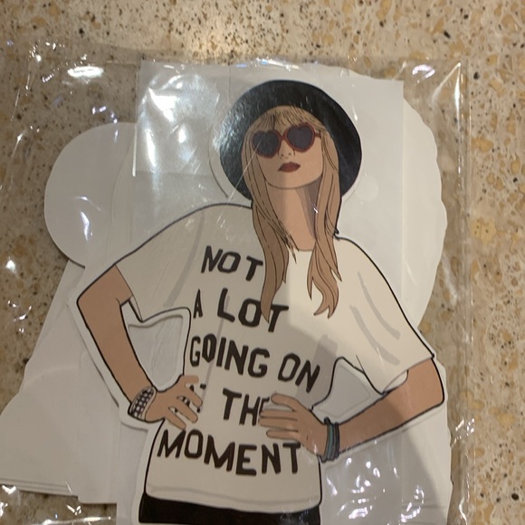 For any Taylor Swift Fan celebrate with a Colorful Birthday decoration - Picture 5 of 7